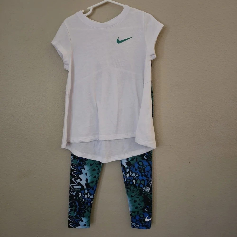 Nike Blue and Green Matching Set with Botanical Leggings